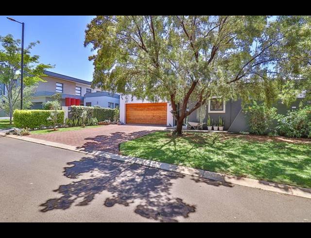 3 BEDROOM HOUSE FOR SALE IN MIDSTREAM ESTATE